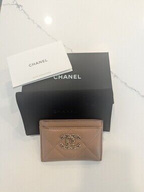CHANEL 19 Lambskin Quilted Card Holder